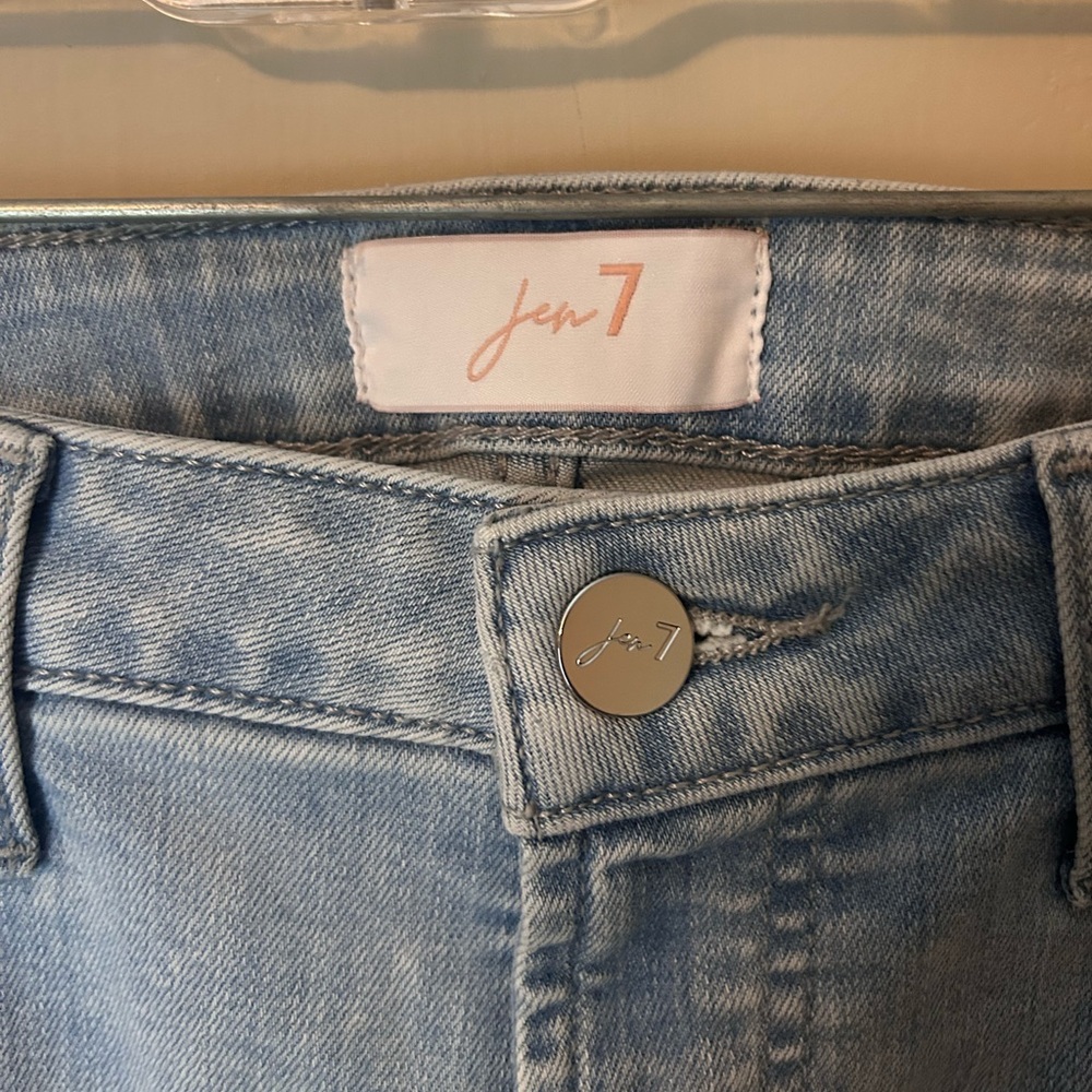 NWT 7 For All Mankind Jen7 Light Wash Cropped Skinny Frayed Jeans Size 6 - Picture 2 of 15